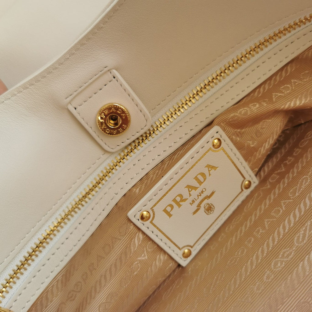 PRADA CHAIN TOTE 39 SOFT WHITE CALFSKIN