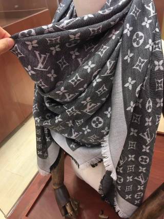 LOUIS VUITTON SCARF 140CM IN COLORFUL CASHMERE 772858