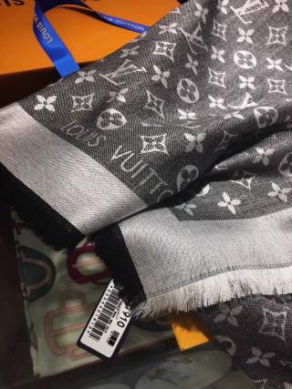 LOUIS VUITTON SCARF 140CM IN COLORFUL CASHMERE 772858