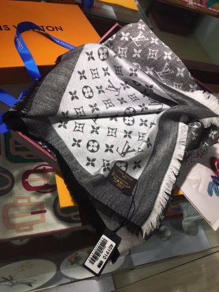 LOUIS VUITTON SCARF 140CM IN COLORFUL CASHMERE 772858