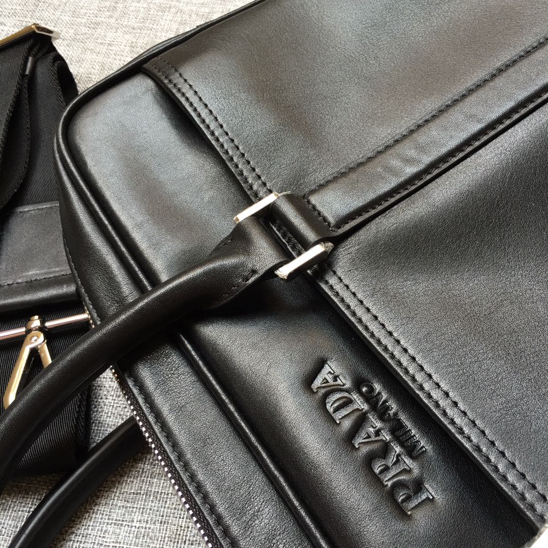 PRADA EMBOSSED LOGO BRIEFCASE 38 IN BLACK SMOOTH CALFSKIN