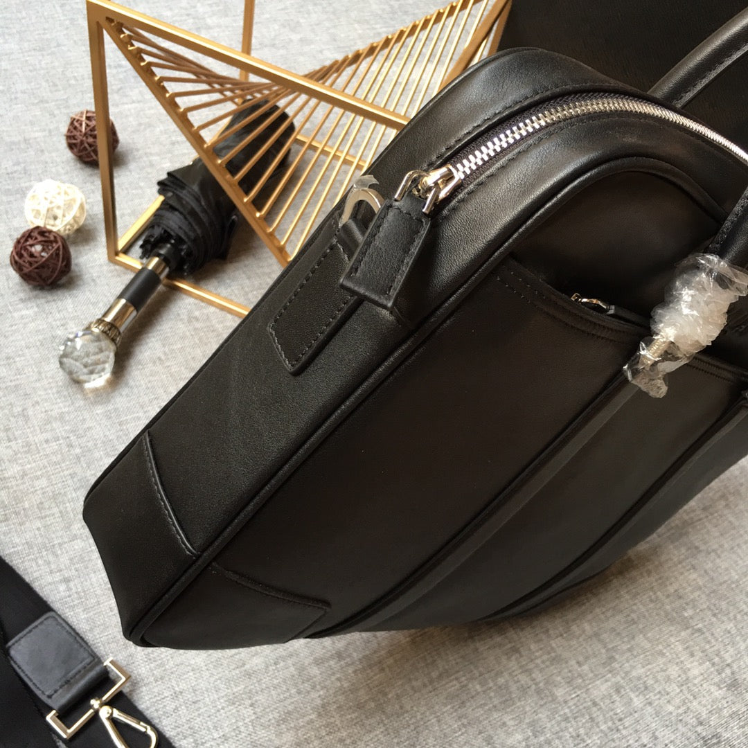 PRADA EMBOSSED LOGO BRIEFCASE 38 IN BLACK SMOOTH CALFSKIN