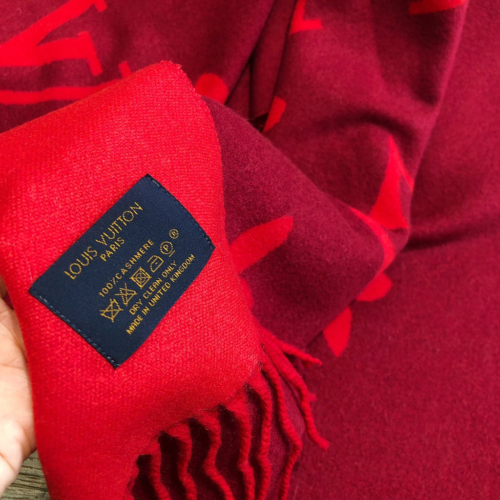 LOUIS VUITTON REYKJAVIK SCARF 180 CM IN RUBY RED CASHMERE 392872