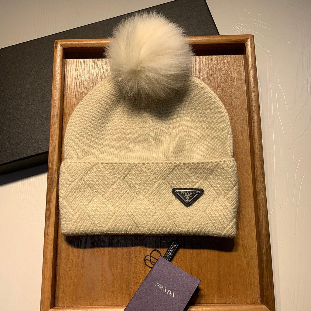 PRADA BEANIE HAT IN BISQUE BEIGE WOOL AND RABBIT FUR 361433