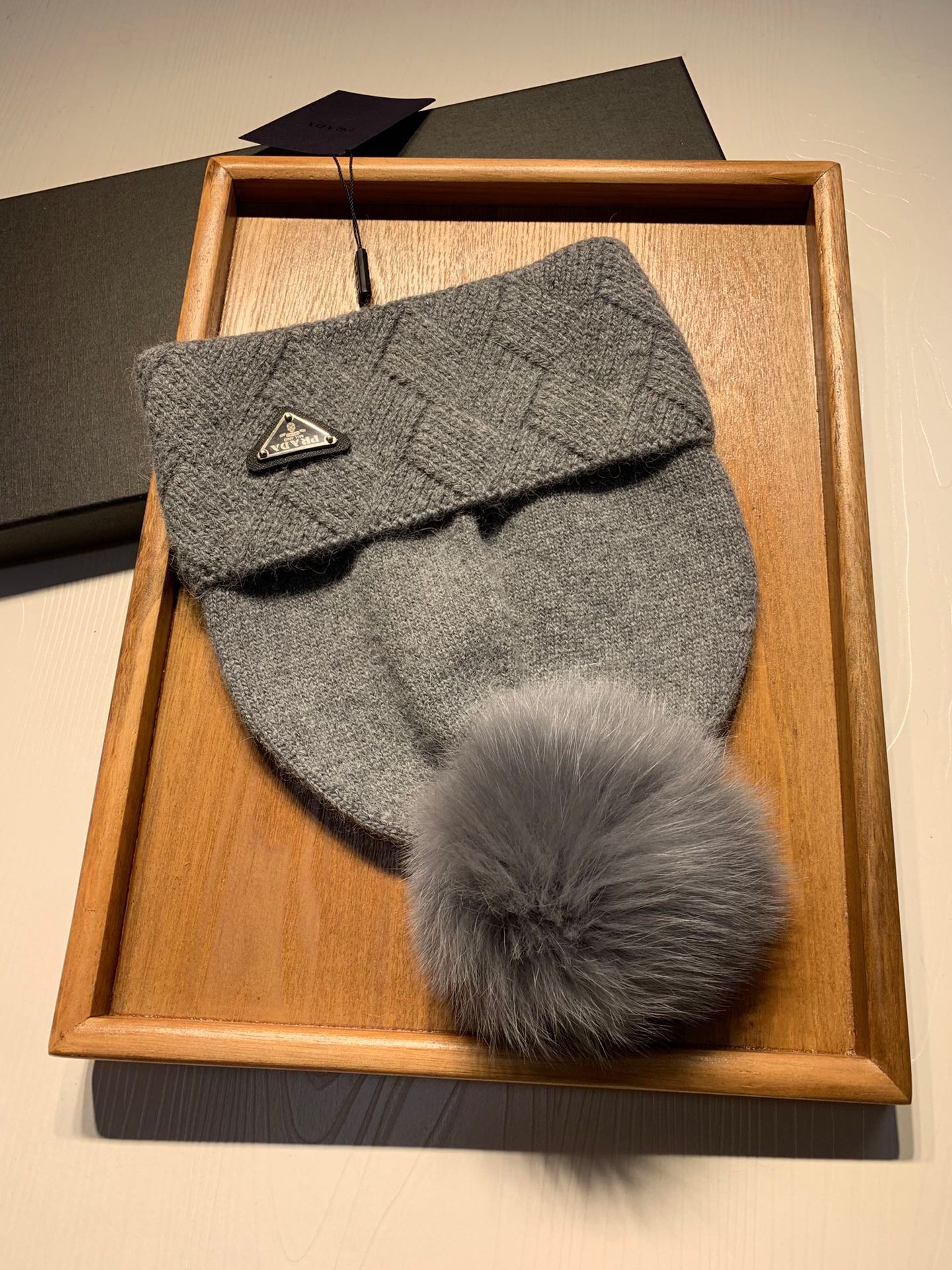 PRADA BEANIE HAT IN DOVE GRAY WOOL AND RABBIT FUR 361434