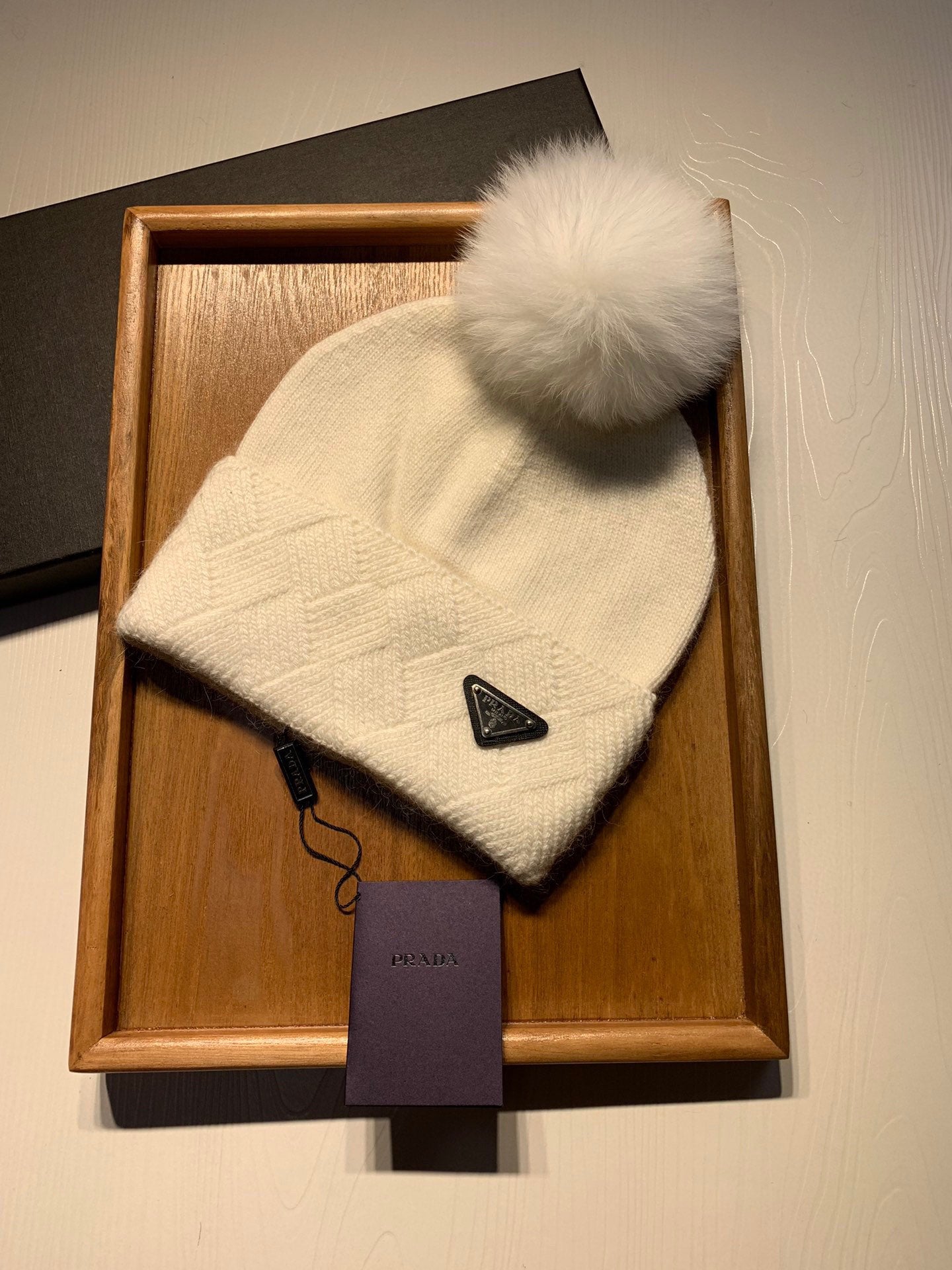 PRADA BEANIE HAT IN WHITE WOOL AND RABBIT FUR 361435