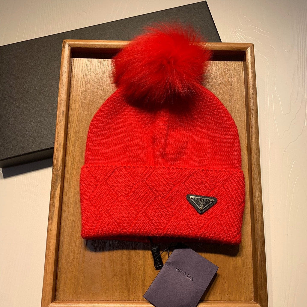 PRADA BEANIE HAT IN CHERRY RED WOOL AND RABBIT FUR 361436