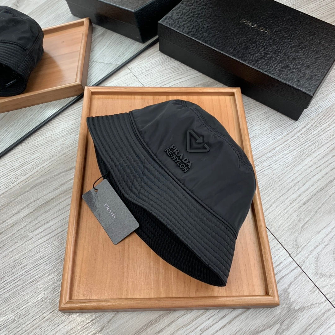PRADA BUCKET HAT IN BLACK RE-NYLON 234098