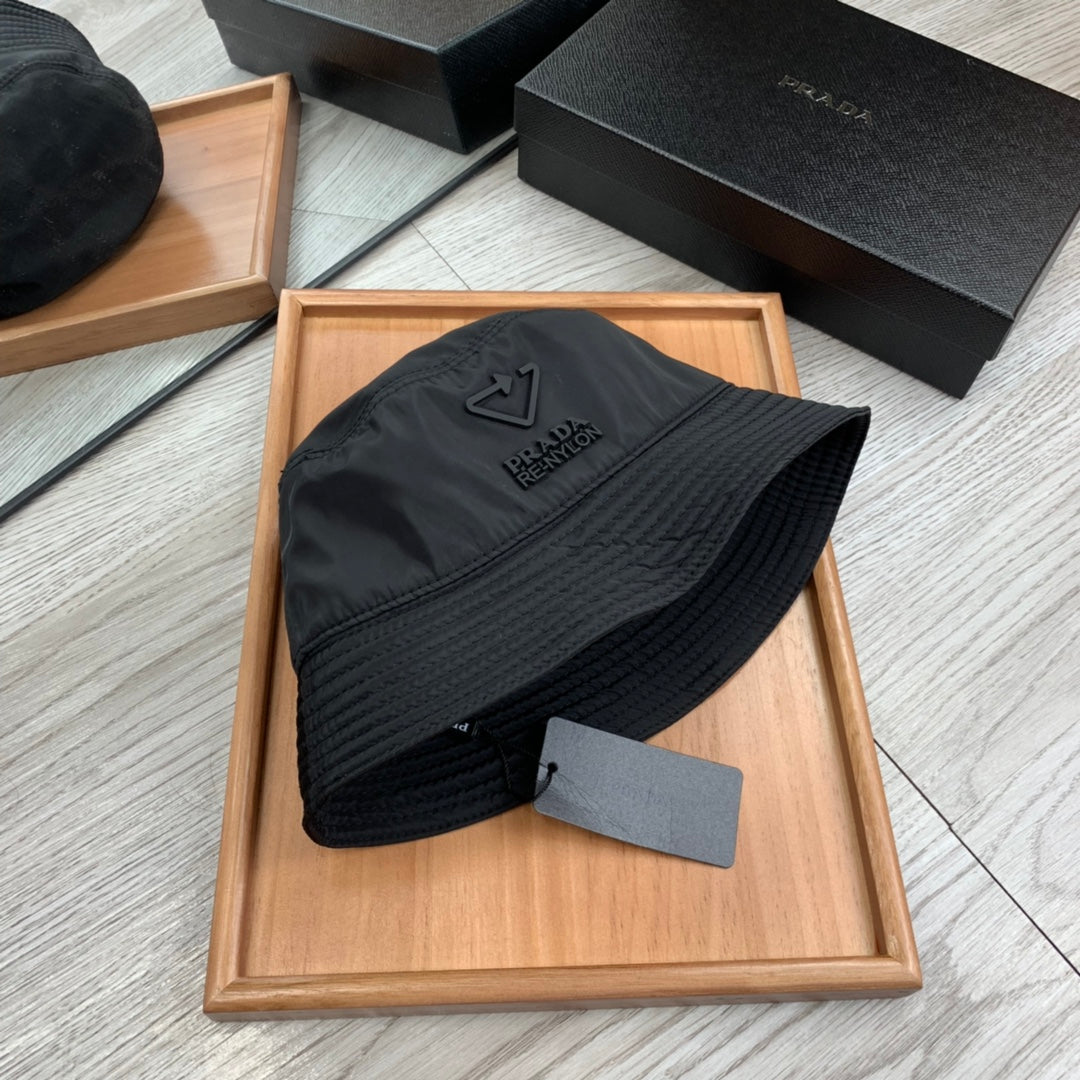PRADA BUCKET HAT IN BLACK RE-NYLON 234098