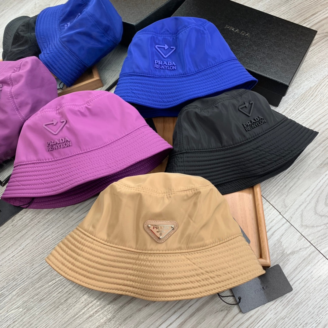 PRADA BUCKET HAT IN PURPLE RE-NYLON 234100