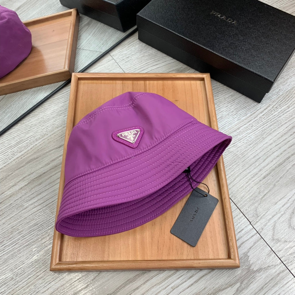 PRADA BUCKET HAT IN PURPLE RE-NYLON 234100