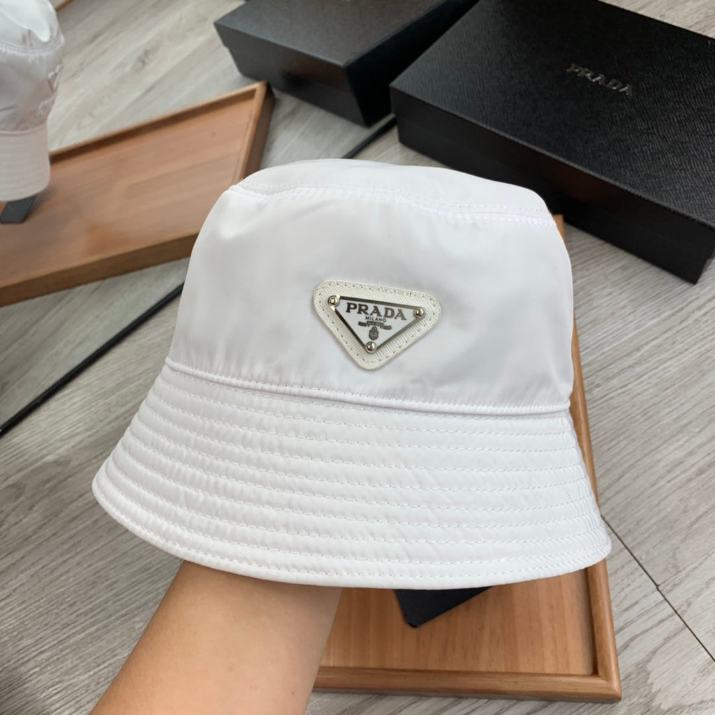 PRADA BUCKET HAT IN WHITE RE-NYLON 234104