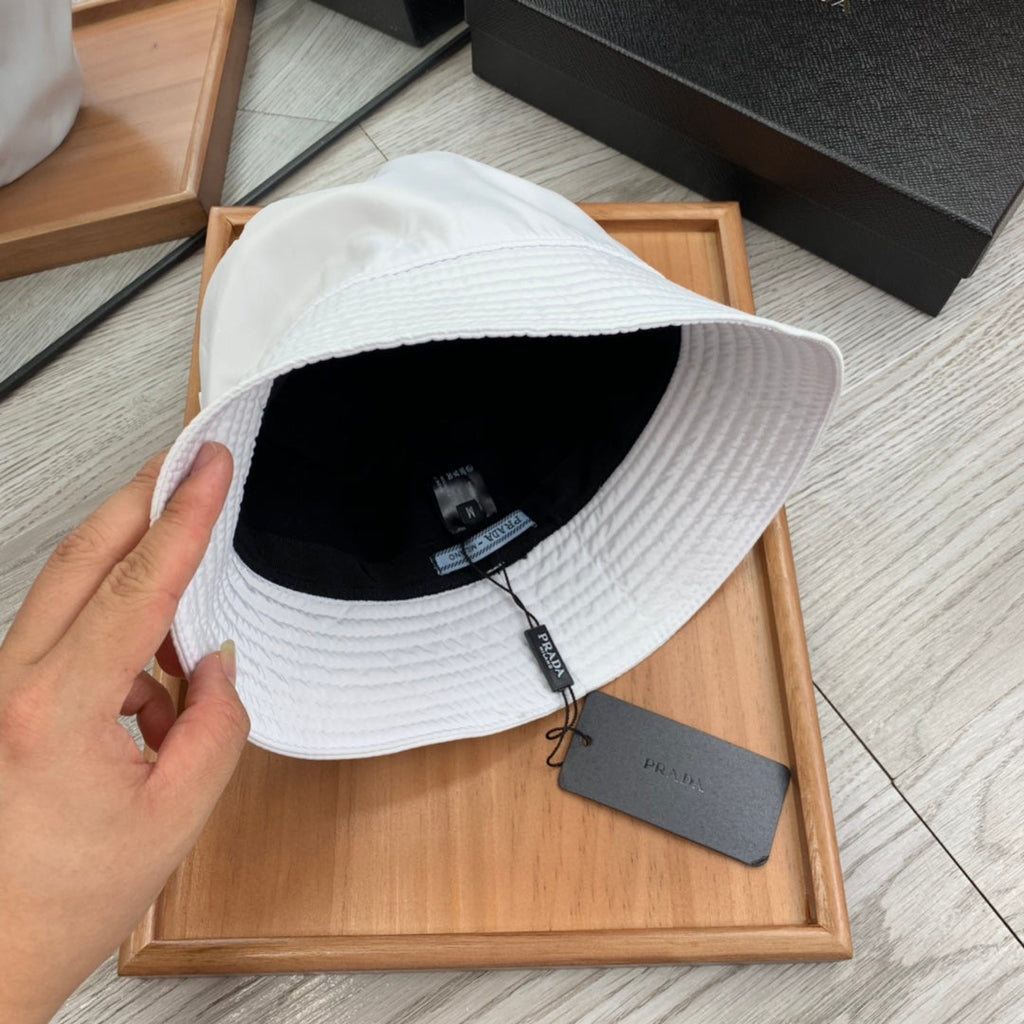 PRADA BUCKET HAT IN WHITE RE-NYLON 234104