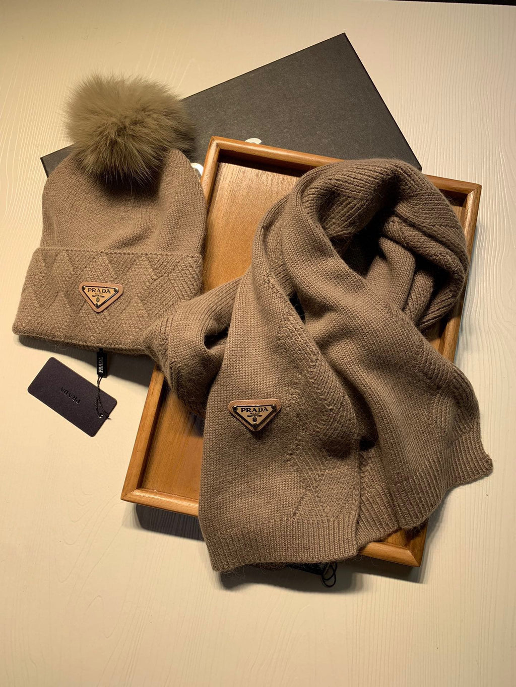 PRADA SET SCARF AND HAT IN MEDIUM BROWN WOOL AND RABBIT FUR 416364