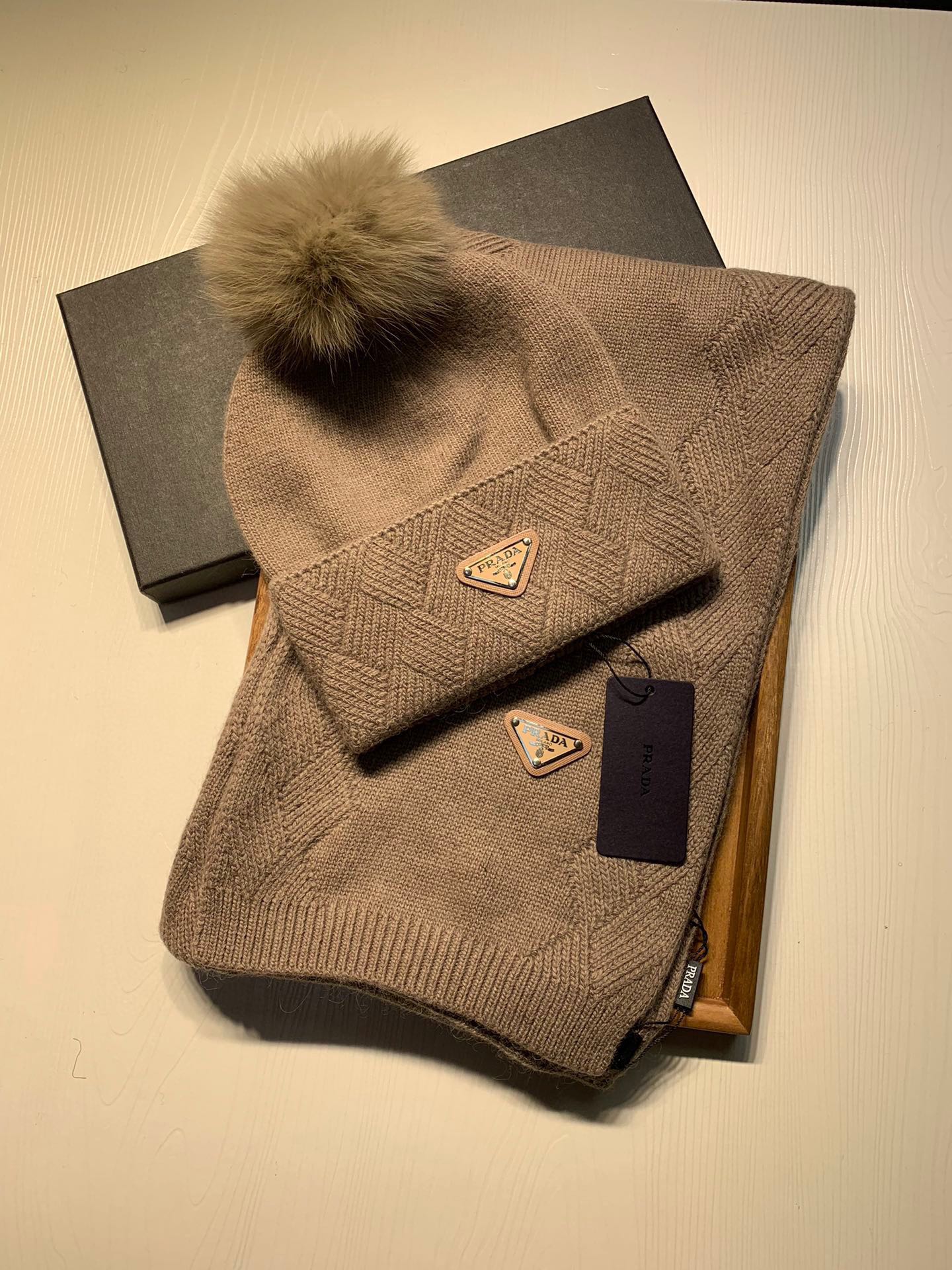 PRADA SET SCARF AND HAT IN MEDIUM BROWN WOOL AND RABBIT FUR 416364