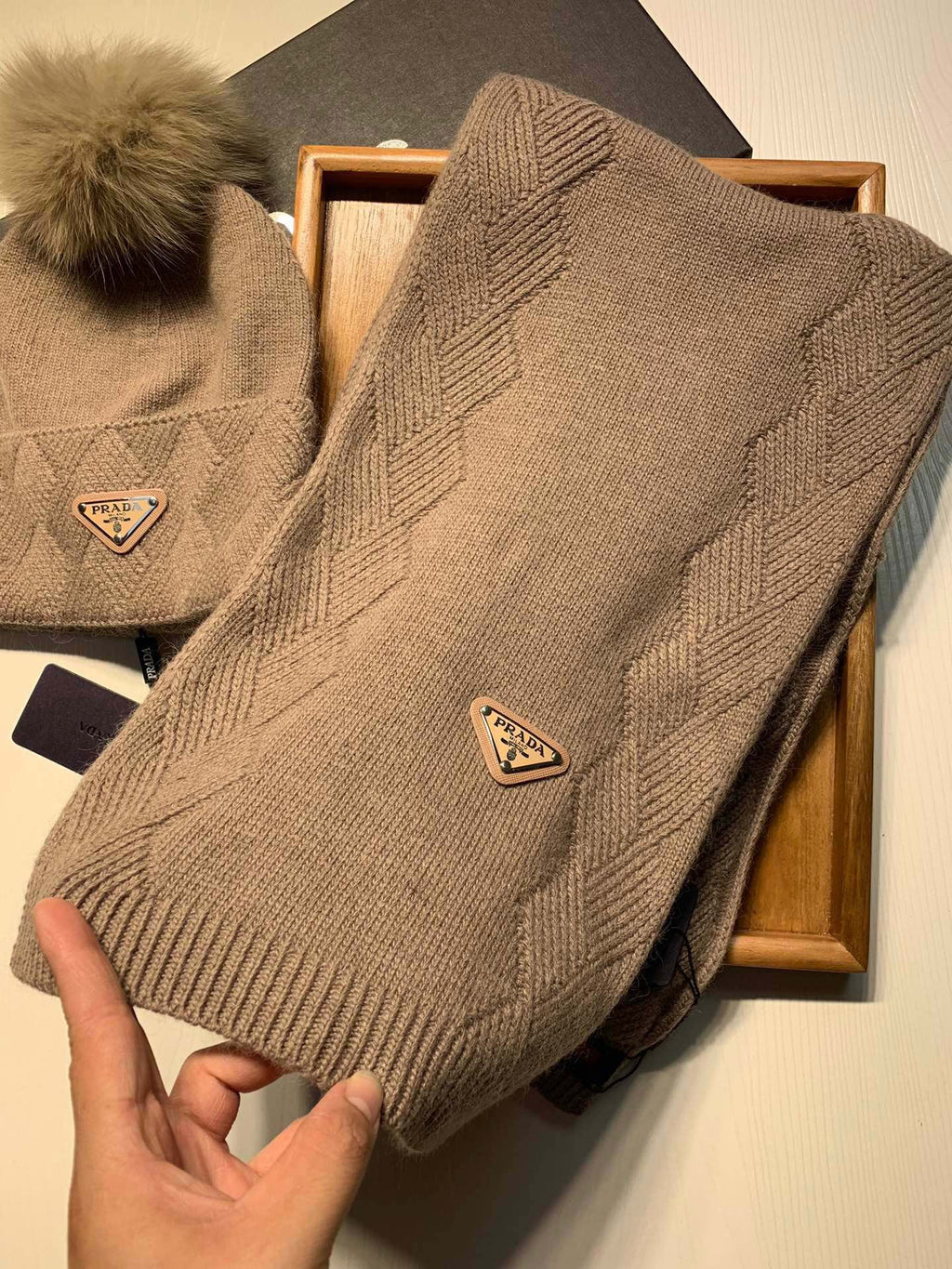 PRADA SET SCARF AND HAT IN MEDIUM BROWN WOOL AND RABBIT FUR 416364