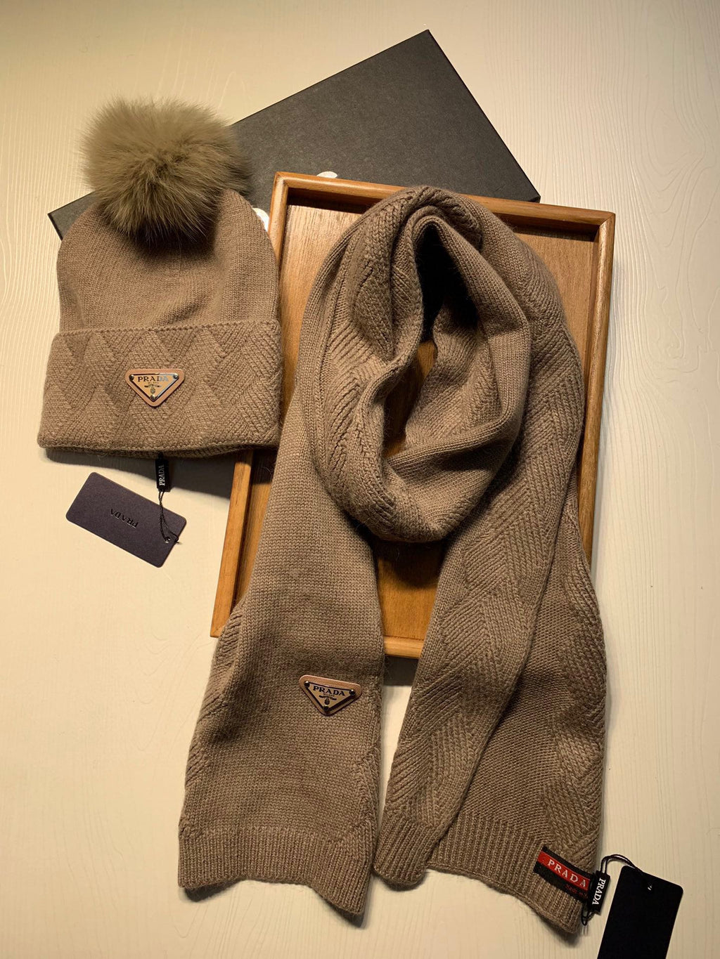PRADA SET SCARF AND HAT IN MEDIUM BROWN WOOL AND RABBIT FUR 416364