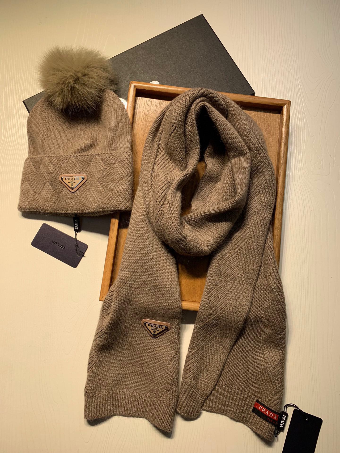 PRADA SET SCARF AND HAT IN MEDIUM BROWN WOOL AND RABBIT FUR 416364
