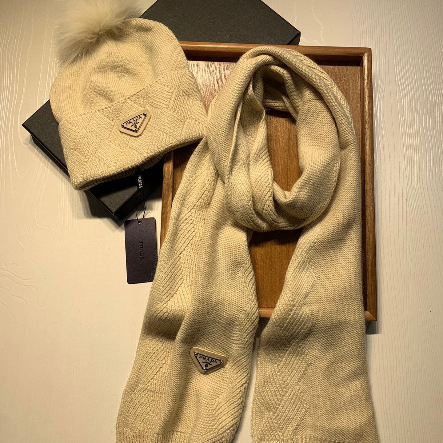 PRADA SET SCARF AND HAT IN BISQUE BEIGE WOOL AND RABBIT FUR 416365