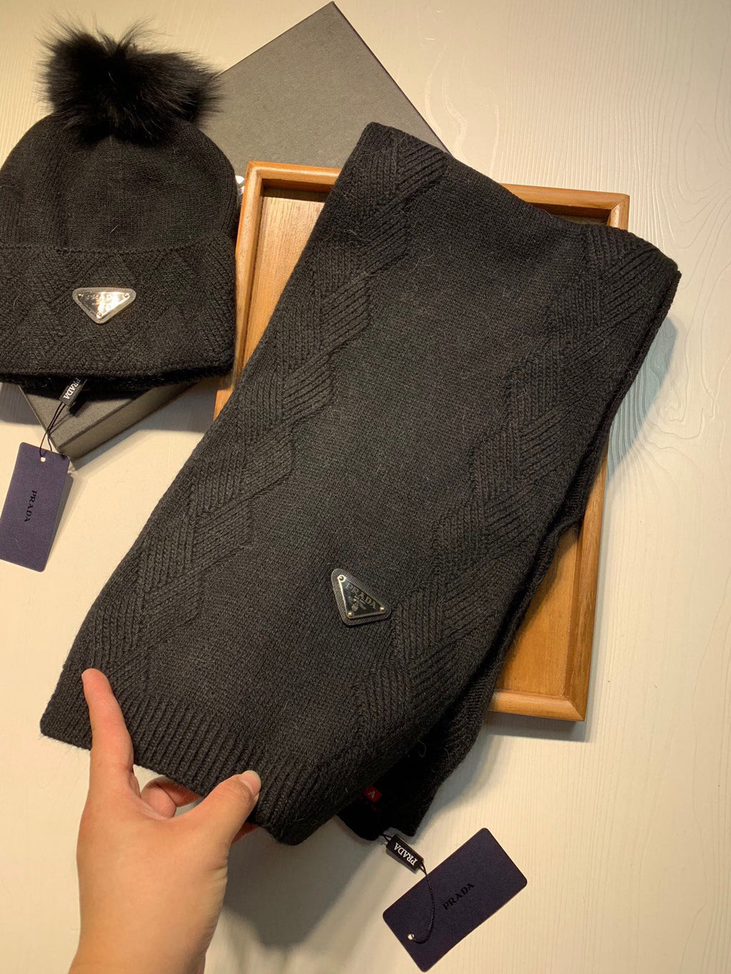 PRADA SET SCARF AND HAT IN BLACK WOOL AND RABBIT FUR 416369