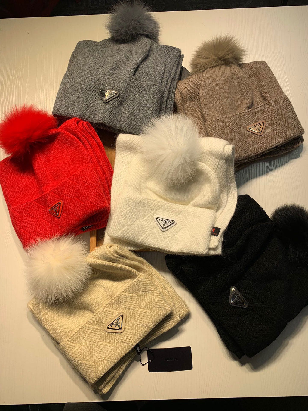 PRADA SET SCARF AND HAT IN DOVE GRAY WOOL AND RABBIT FUR 416366