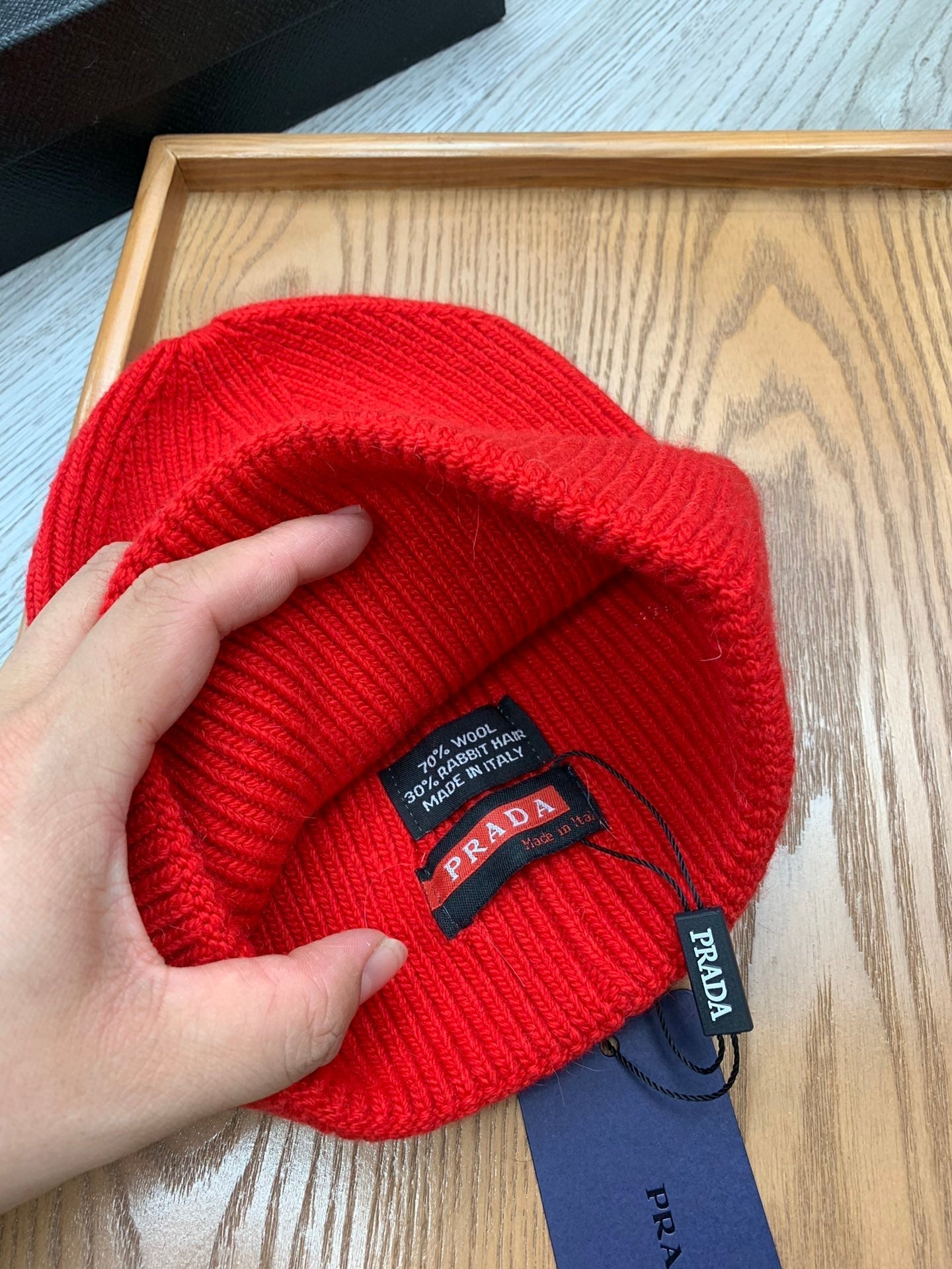 PRADA BEANIE HAT IN CHERRY RED WOOL 431358