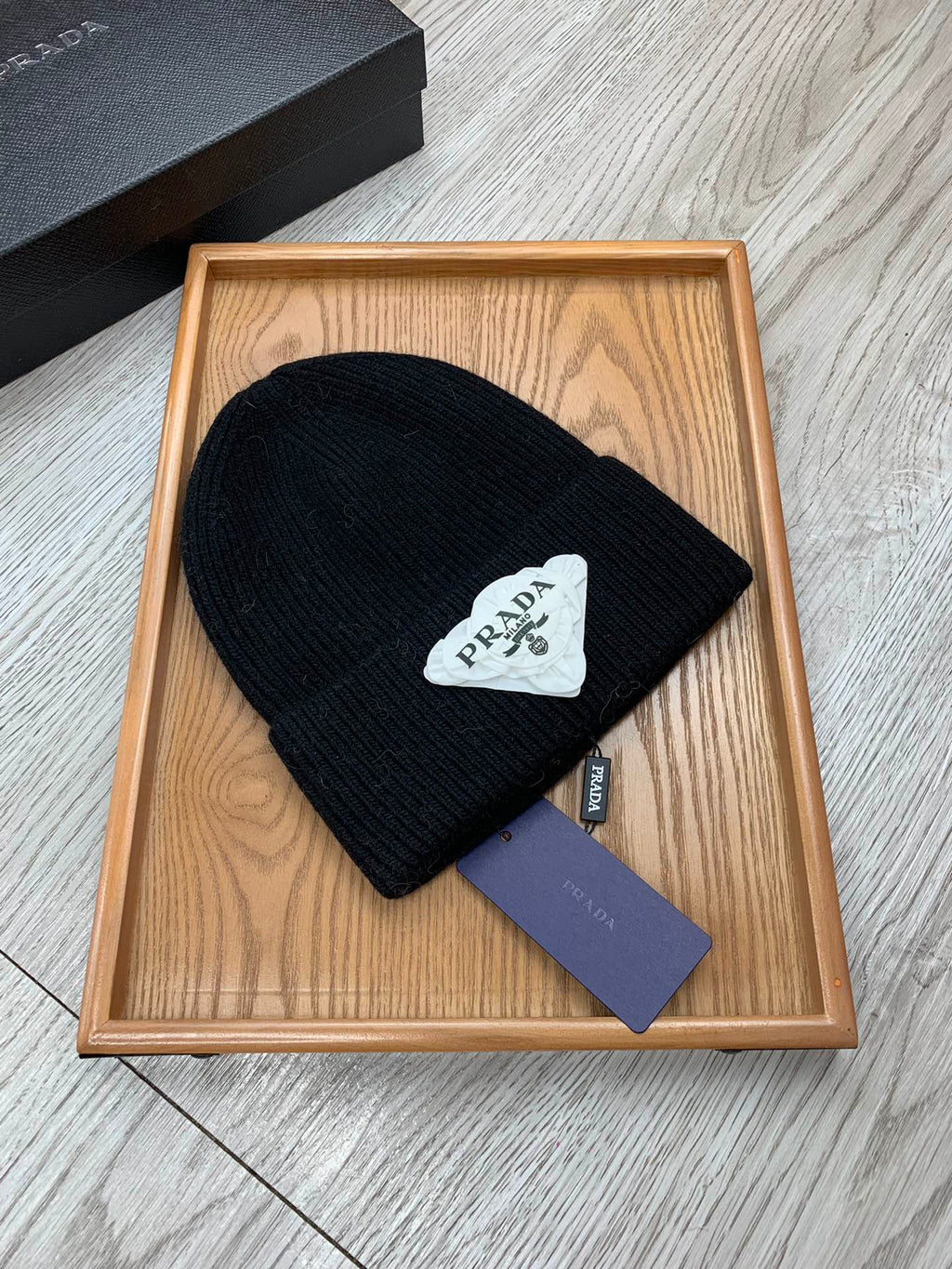 PRADA BEANIE HAT IN BLACK WOOL 431357