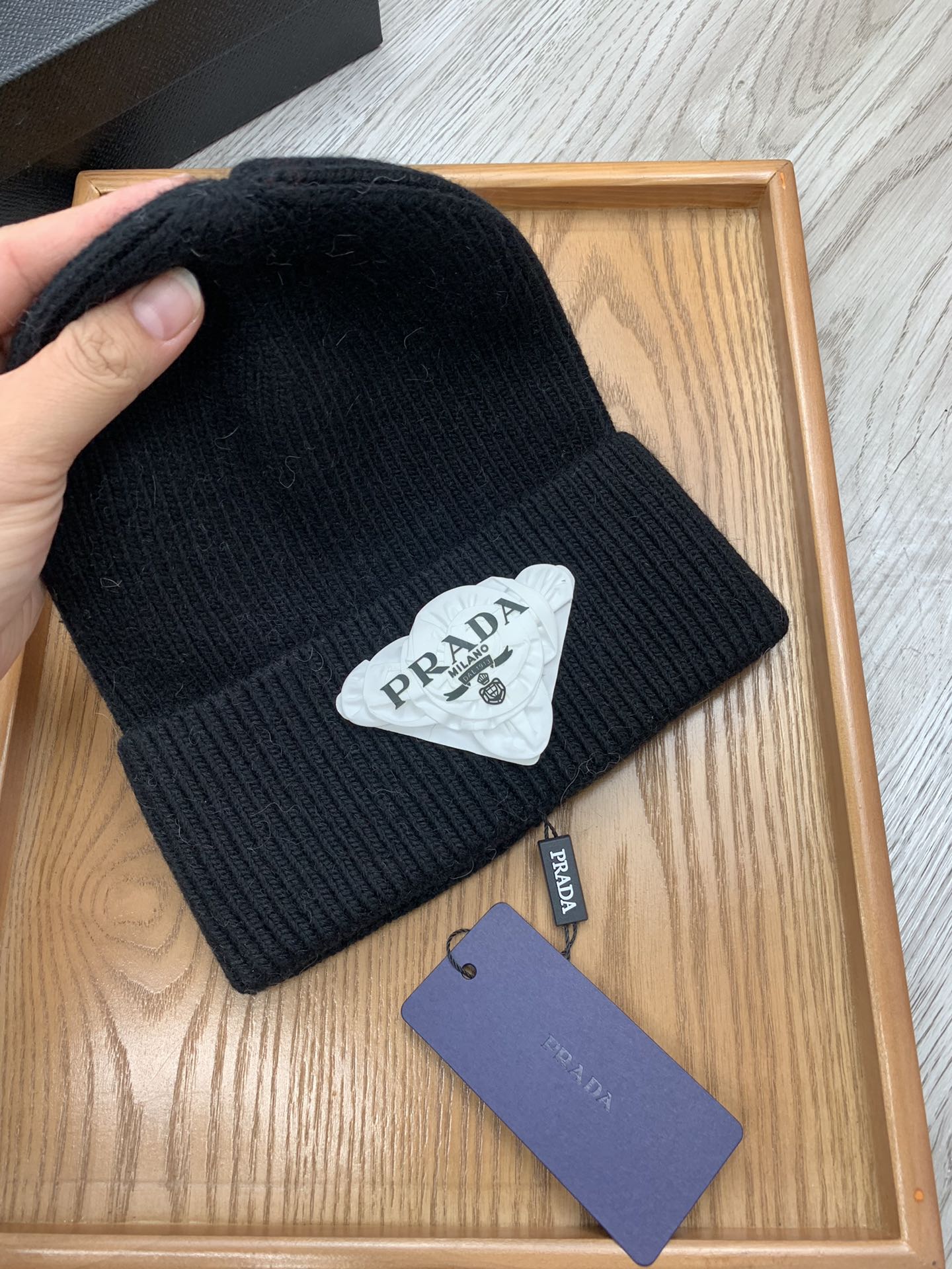 PRADA BEANIE HAT IN BLACK WOOL 431357
