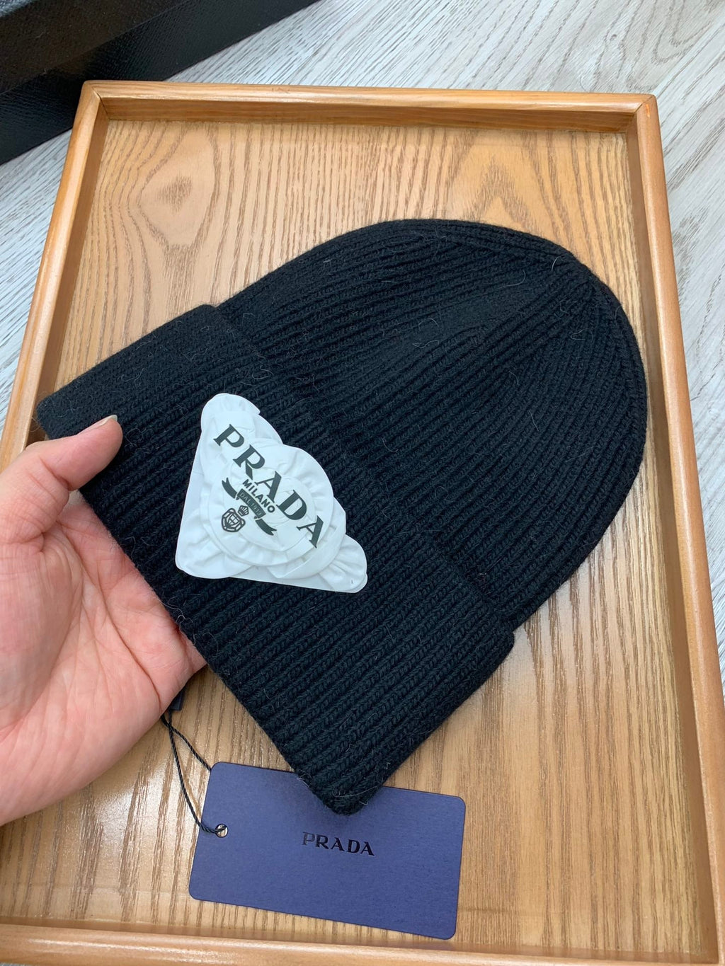 PRADA BEANIE HAT IN BLACK WOOL 431357