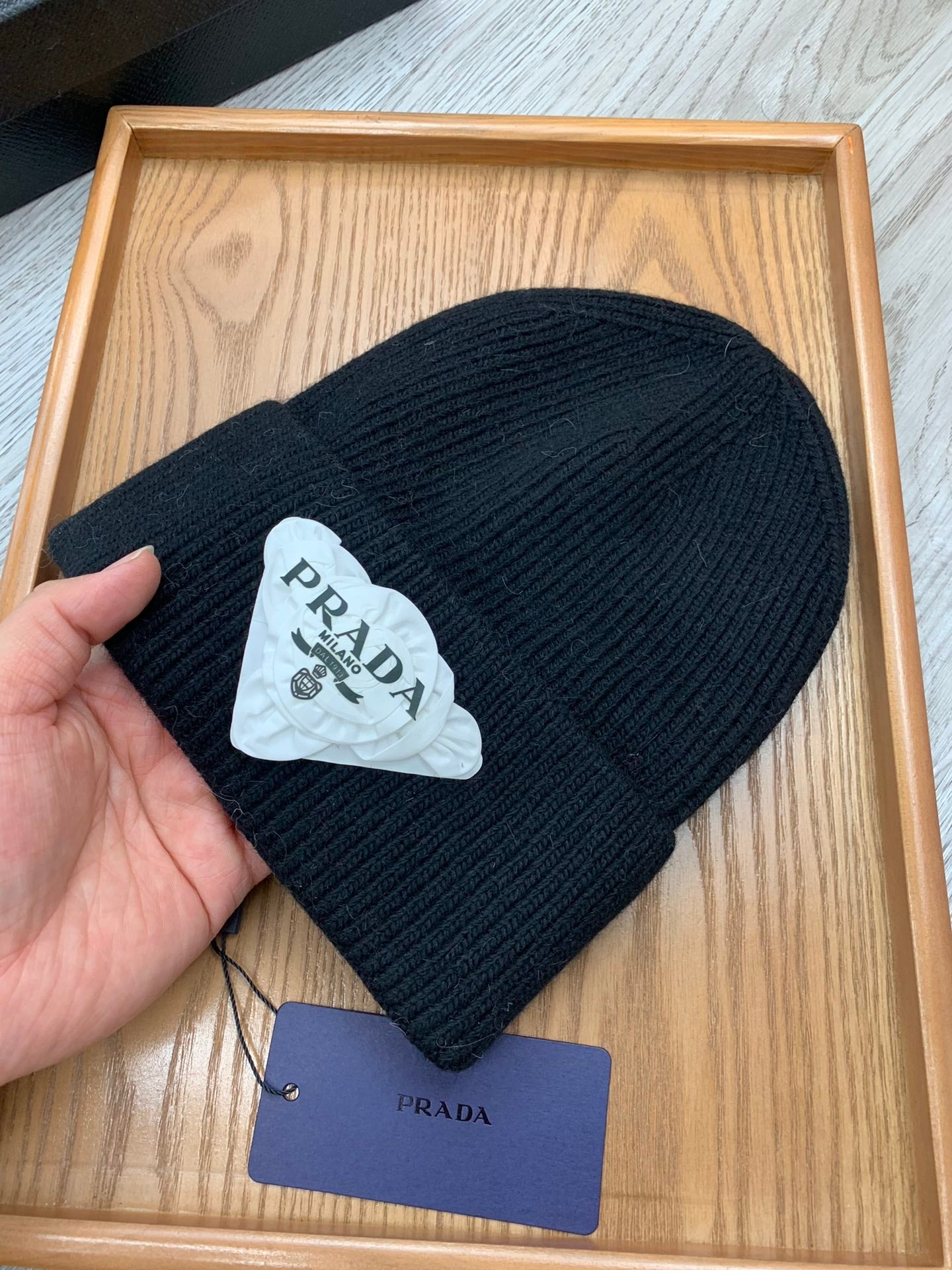 PRADA BEANIE HAT IN BLACK WOOL 431357