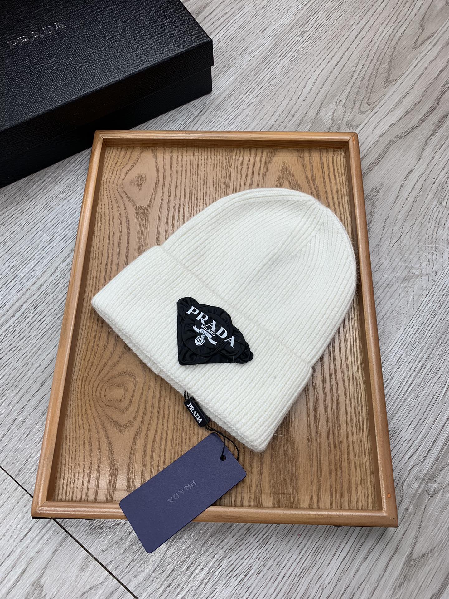 PRADA BEANIE HAT IN WHITE WOOL 431356
