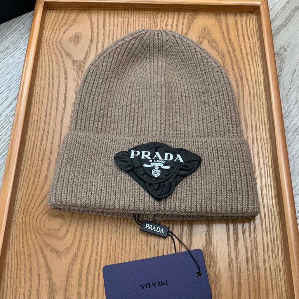 PRADA BEANIE HAT IN MEDIUM BROWN WOOL 431354
