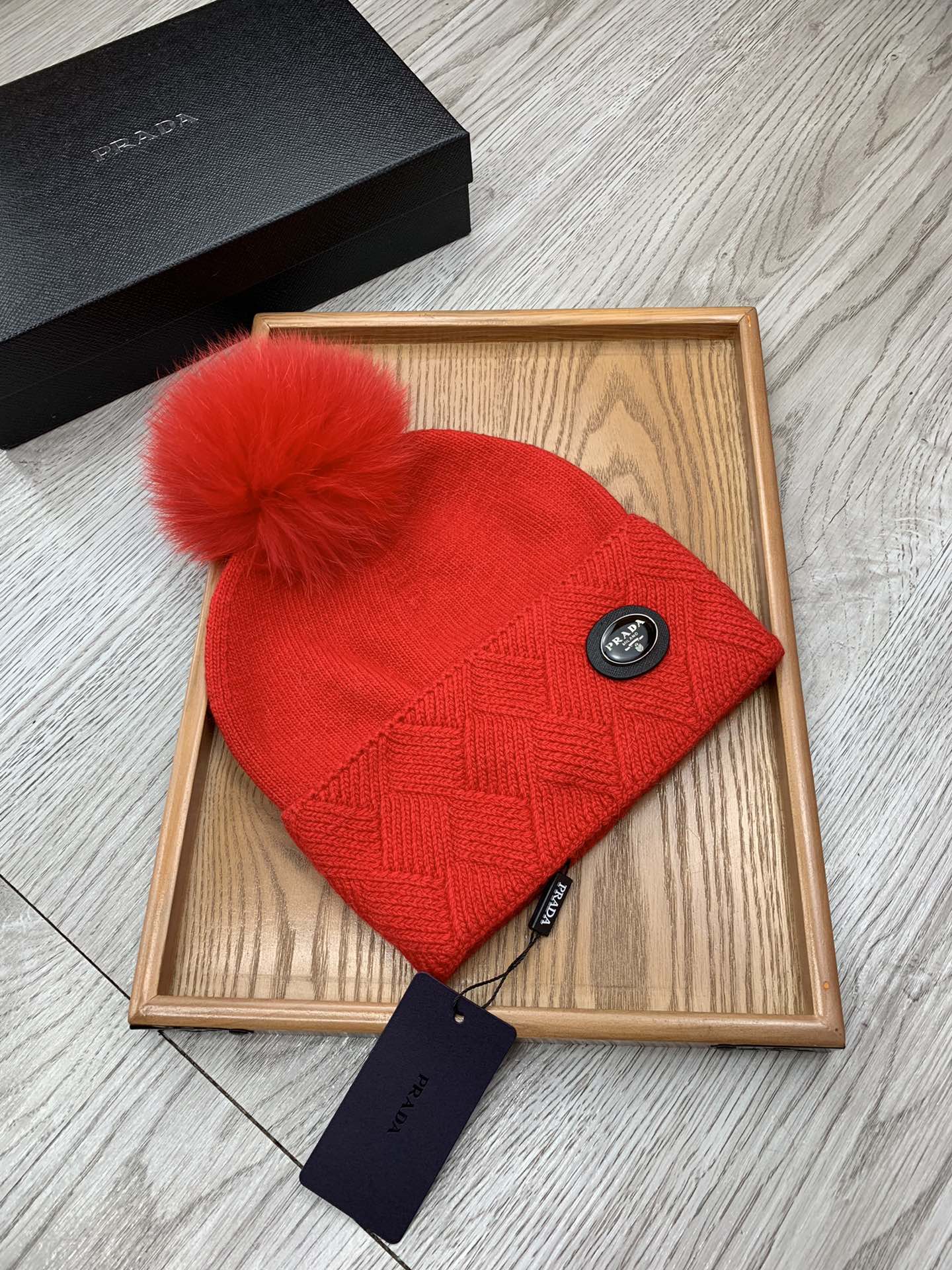 PRADA BEANIE HAT IN CHERRY RED WOOL AND RABBIT FUR 346718