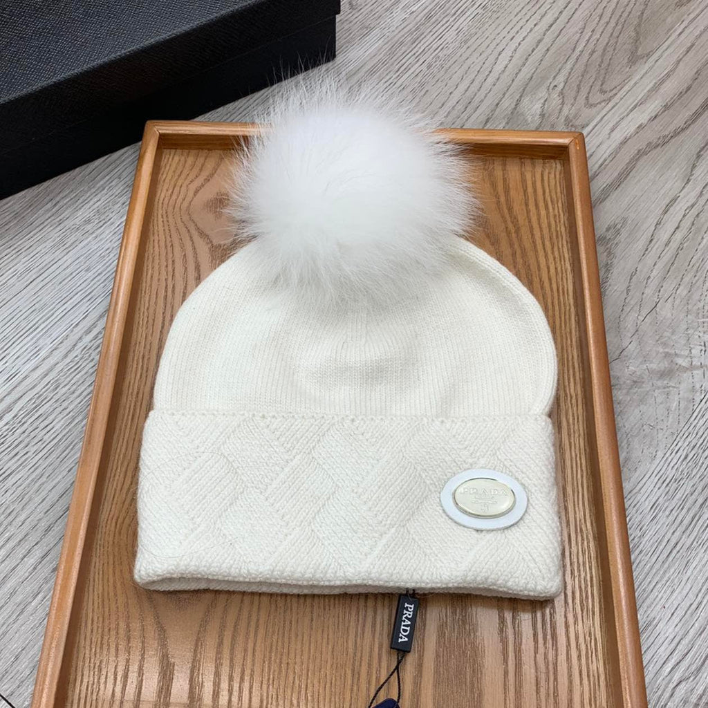PRADA BEANIE HAT IN WHITE WOOL AND RABBIT FUR 346716