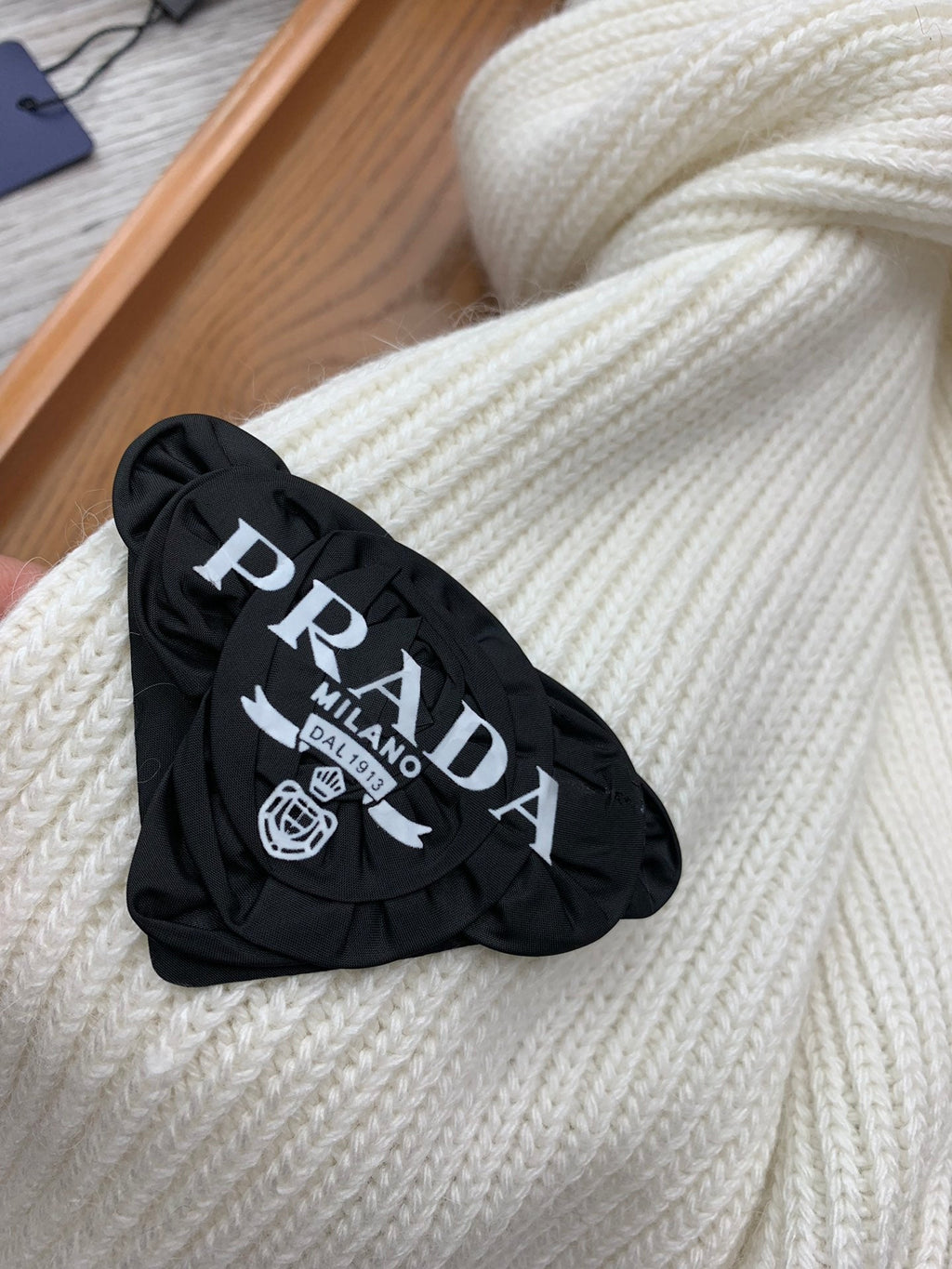 PRADA SET SCARF AND HAT IN WHITE WOOL AND RABBIT FUR 386079
