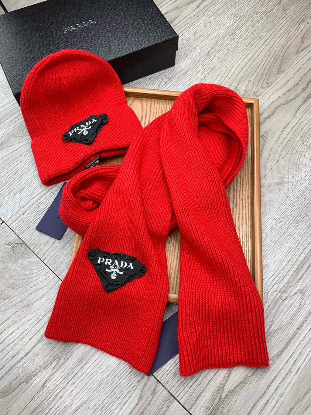 PRADA SET SCARF AND HAT IN CHERRY RED WOOL AND RABBIT FUR 386076