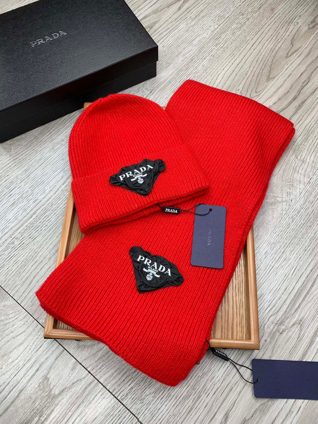 PRADA SET SCARF AND HAT IN CHERRY RED WOOL AND RABBIT FUR 386076