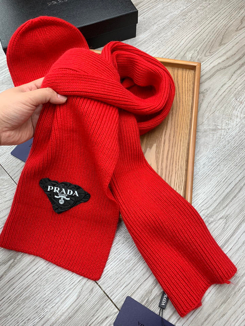 PRADA SET SCARF AND HAT IN CHERRY RED WOOL AND RABBIT FUR 386076