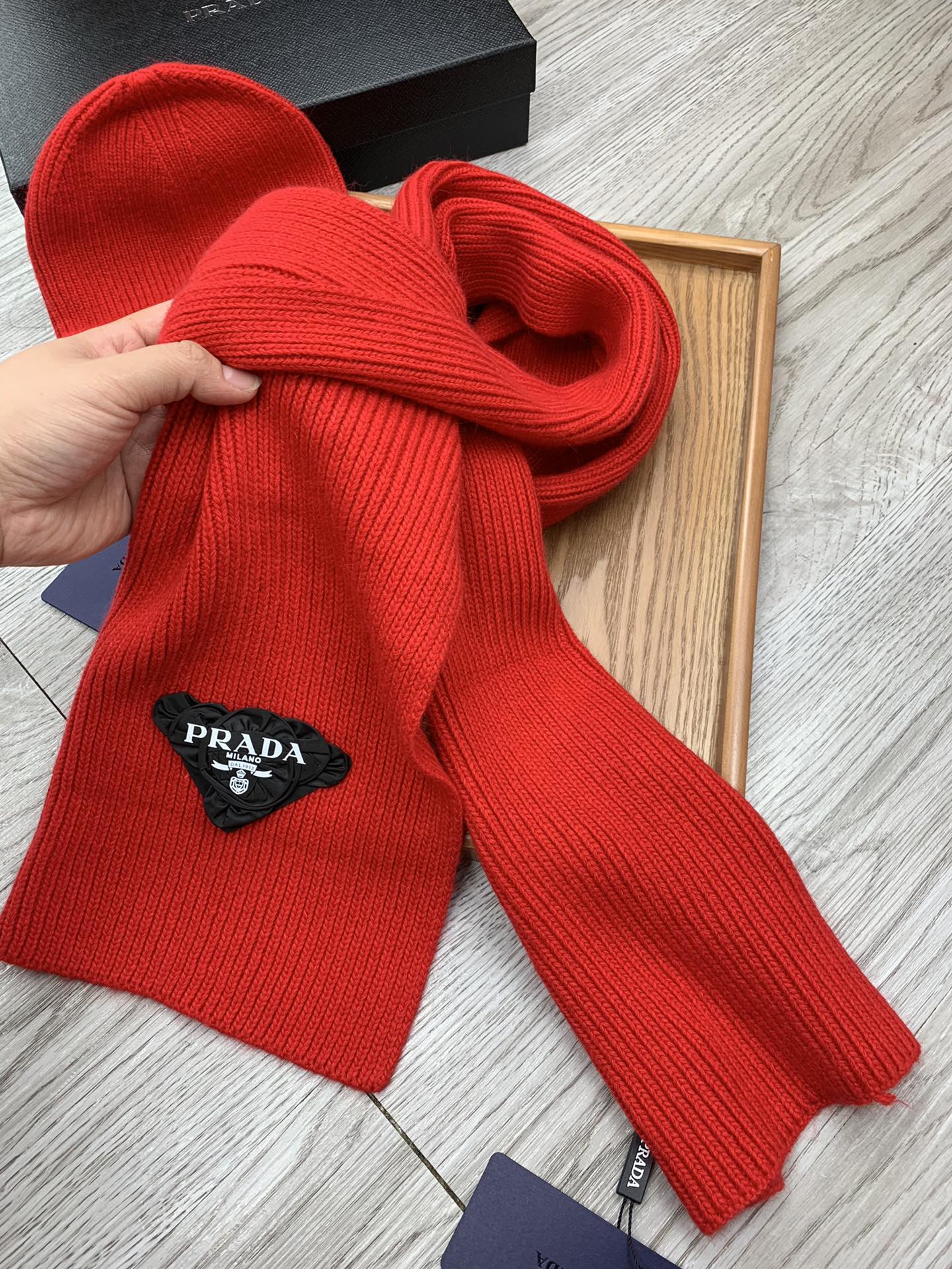PRADA SET SCARF AND HAT IN CHERRY RED WOOL AND RABBIT FUR 386076