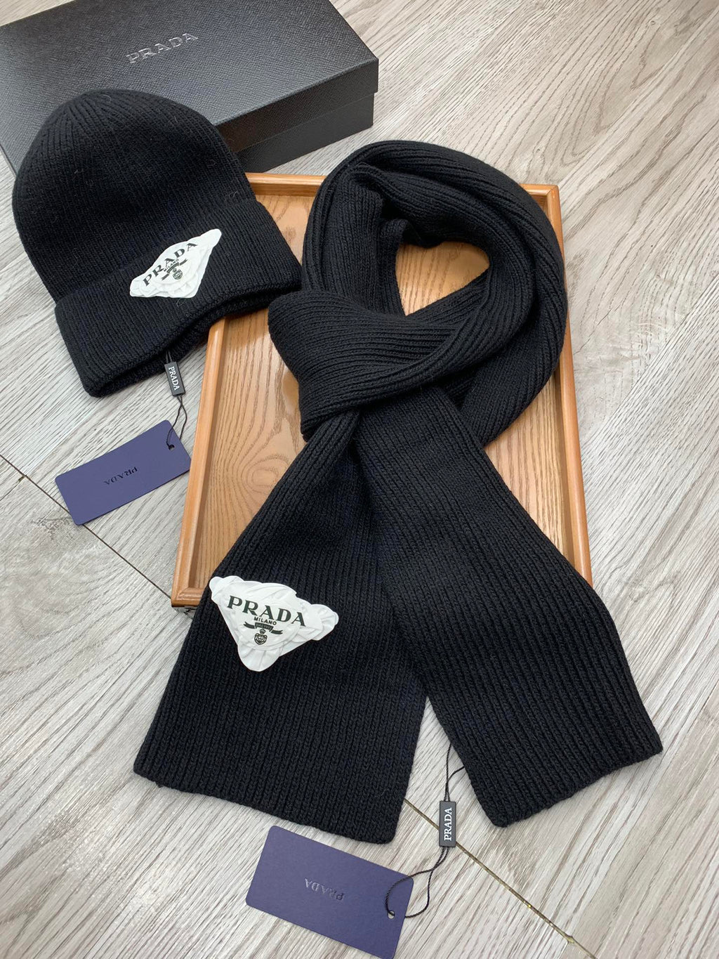 PRADA SET SCARF AND HAT IN BLACK WOOL AND RABBIT FUR 386077