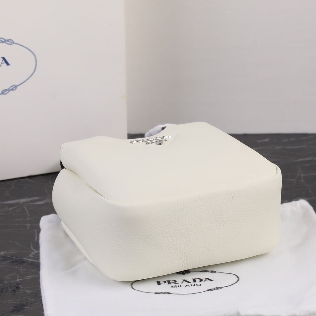 PRADA 18 DYNAMIQUE LOGO TOTE BAG IN WHITE CALFSKIN