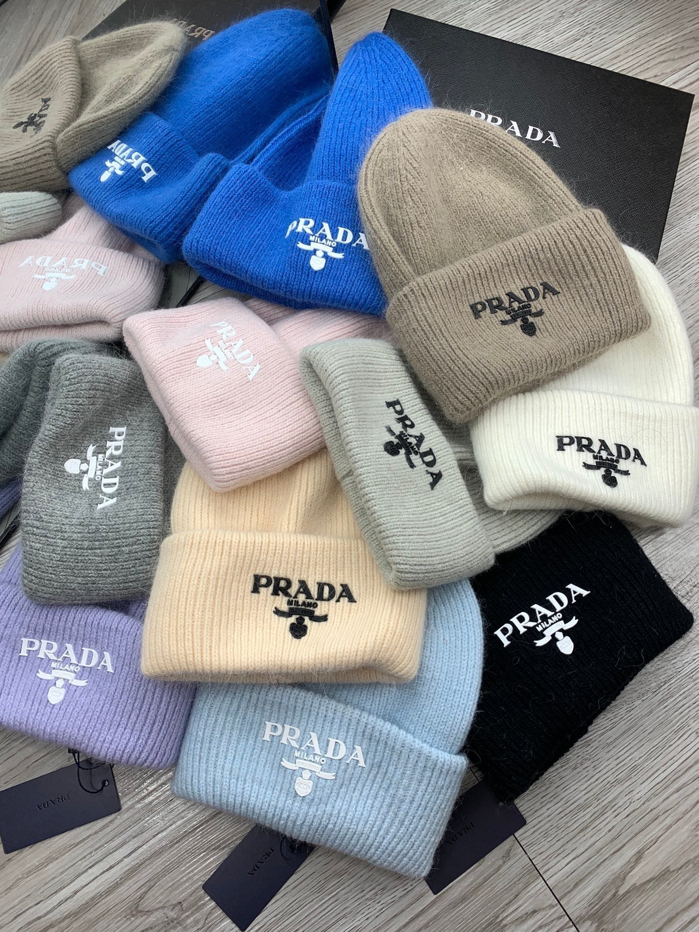 PRADA BEANIE HAT IN KHAKI BROWN WOOL 108747