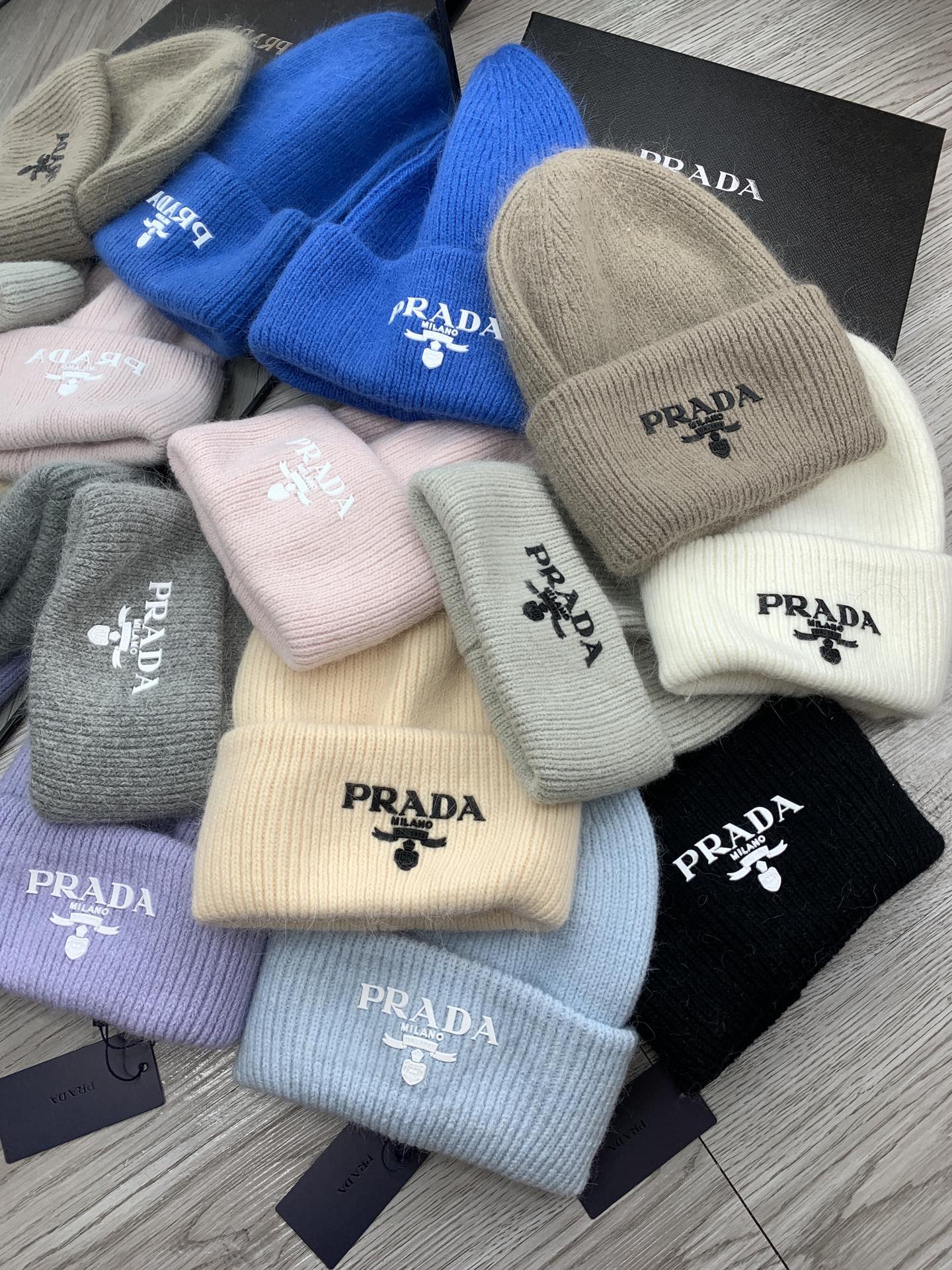 PRADA BEANIE HAT IN LIGHT BLUE WOOL 108744