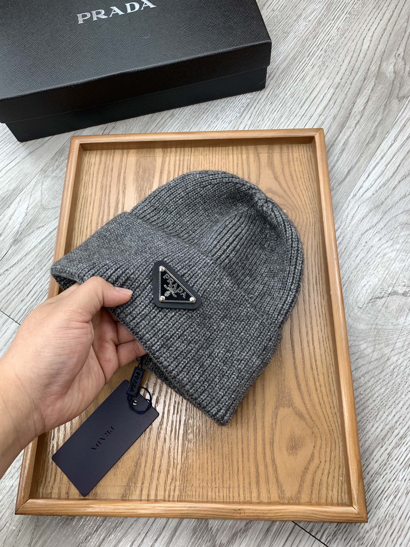 PRADA BEANIIE HAT IN GRAPHITE GRAY WOOL 335032