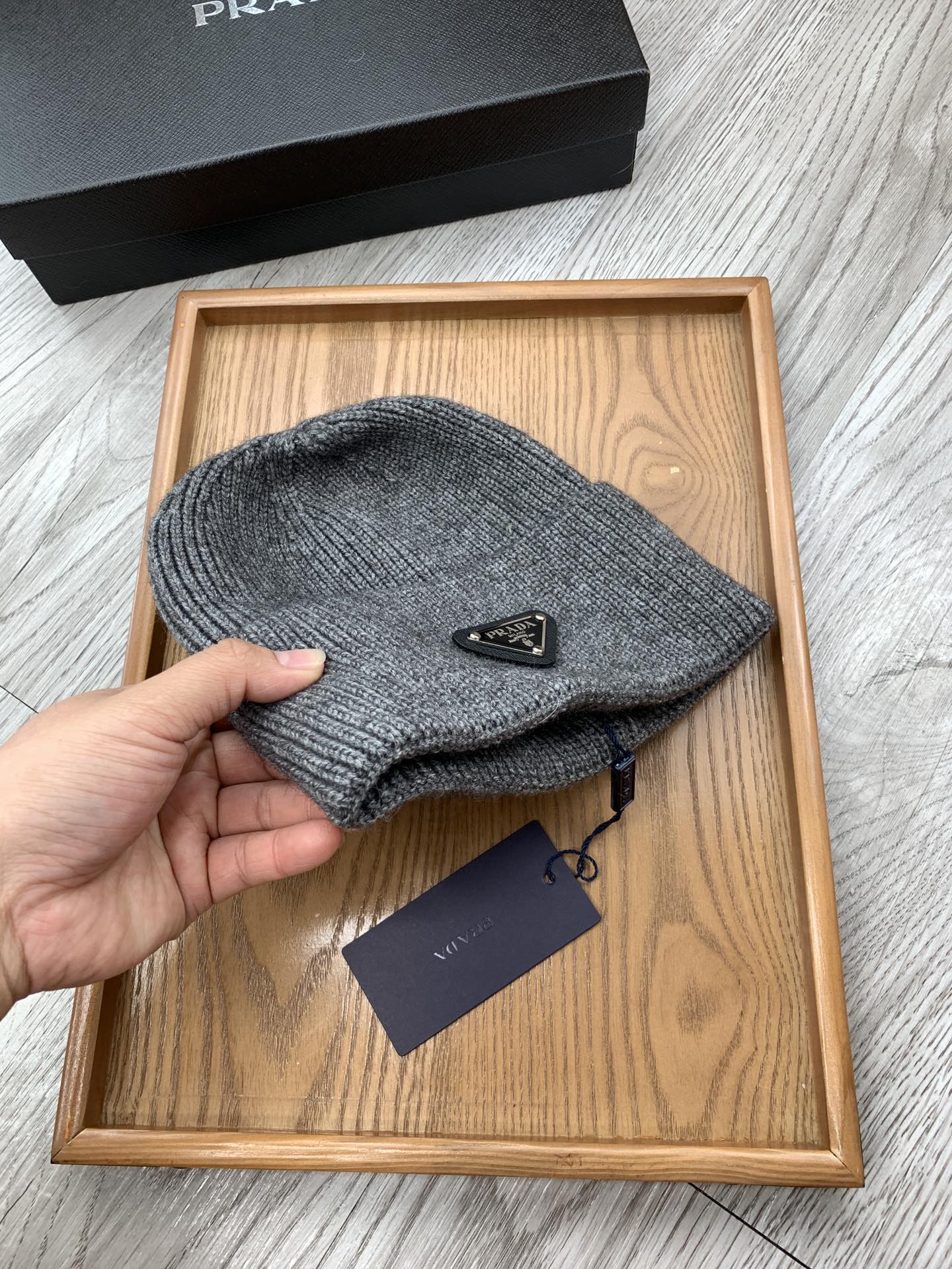 PRADA BEANIIE HAT IN GRAPHITE GRAY WOOL 335032