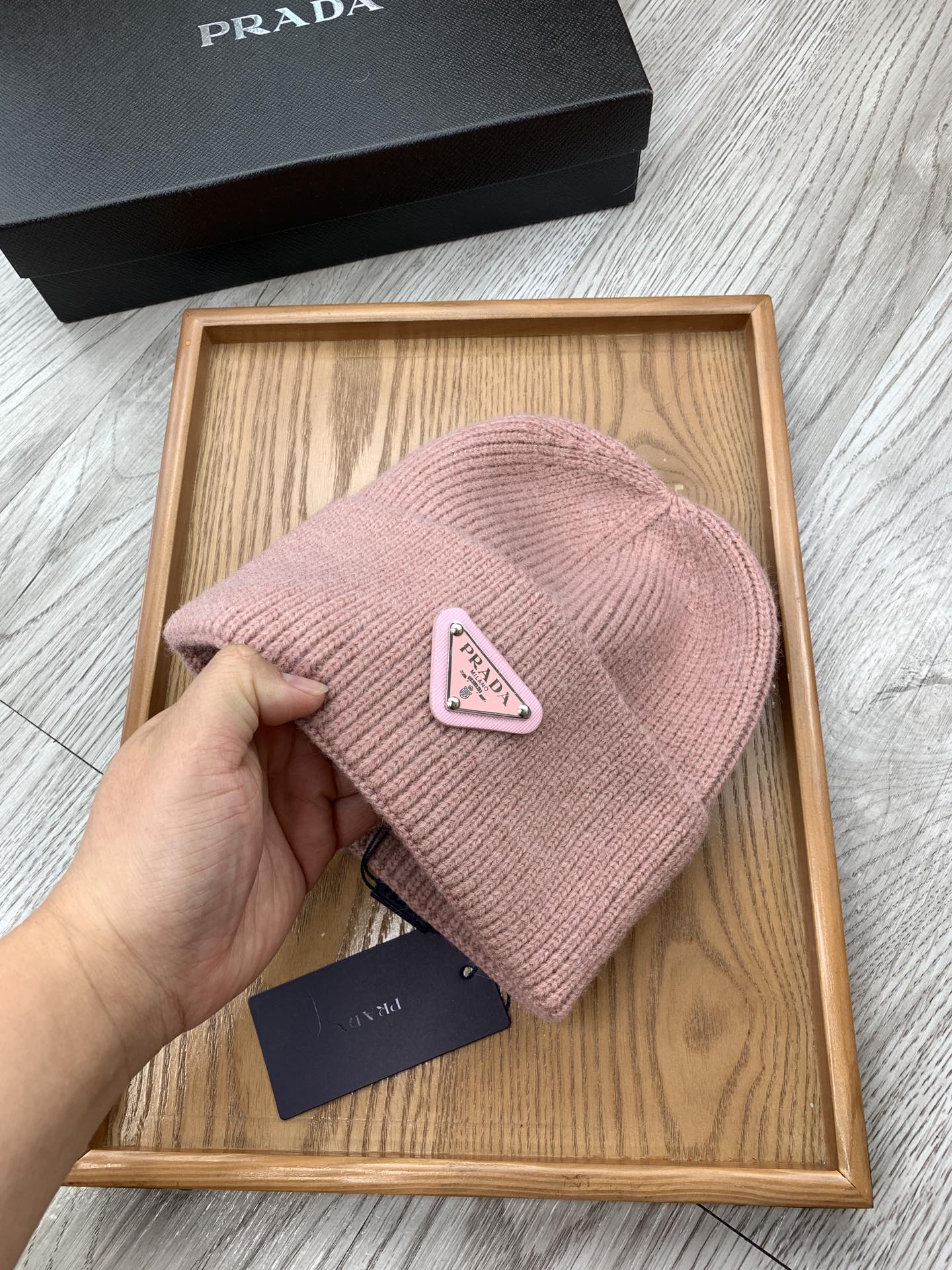 PRADA BEANIIE HAT IN CREPE PINK WOOL 335034