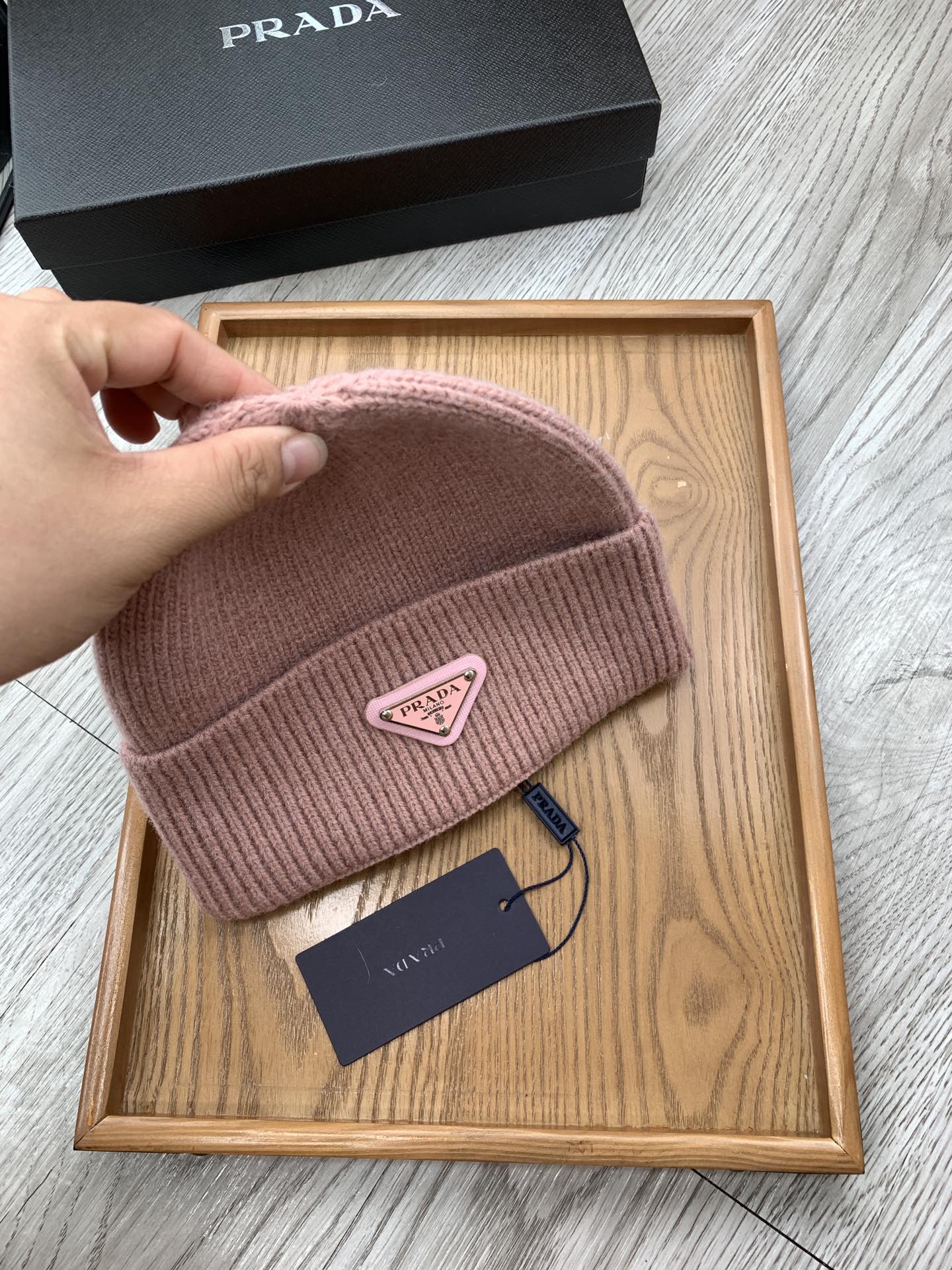 PRADA BEANIIE HAT IN CREPE PINK WOOL 335034