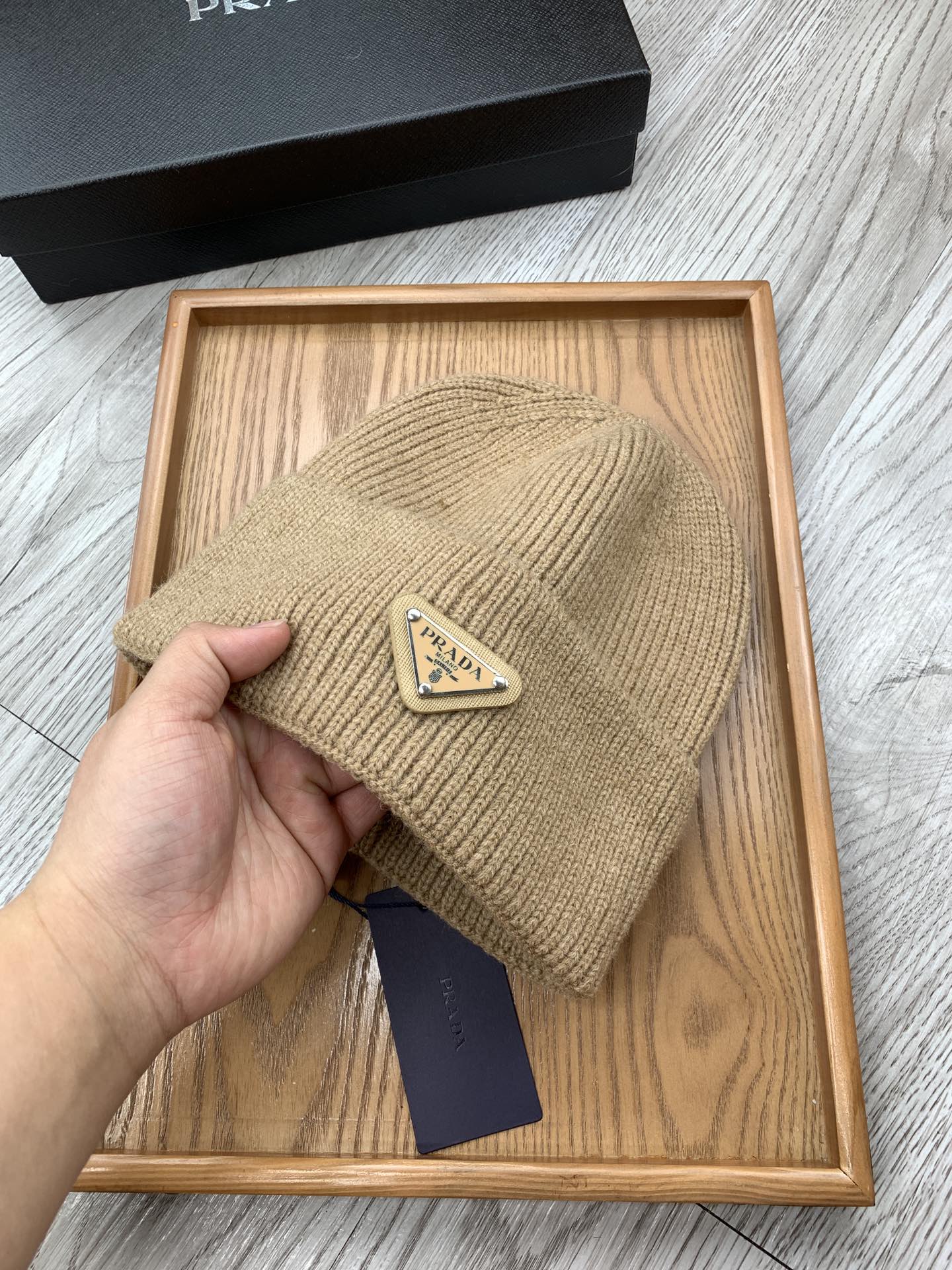 PRADA BEANIIE HAT IN CAMEL BROWN WOOL 335038