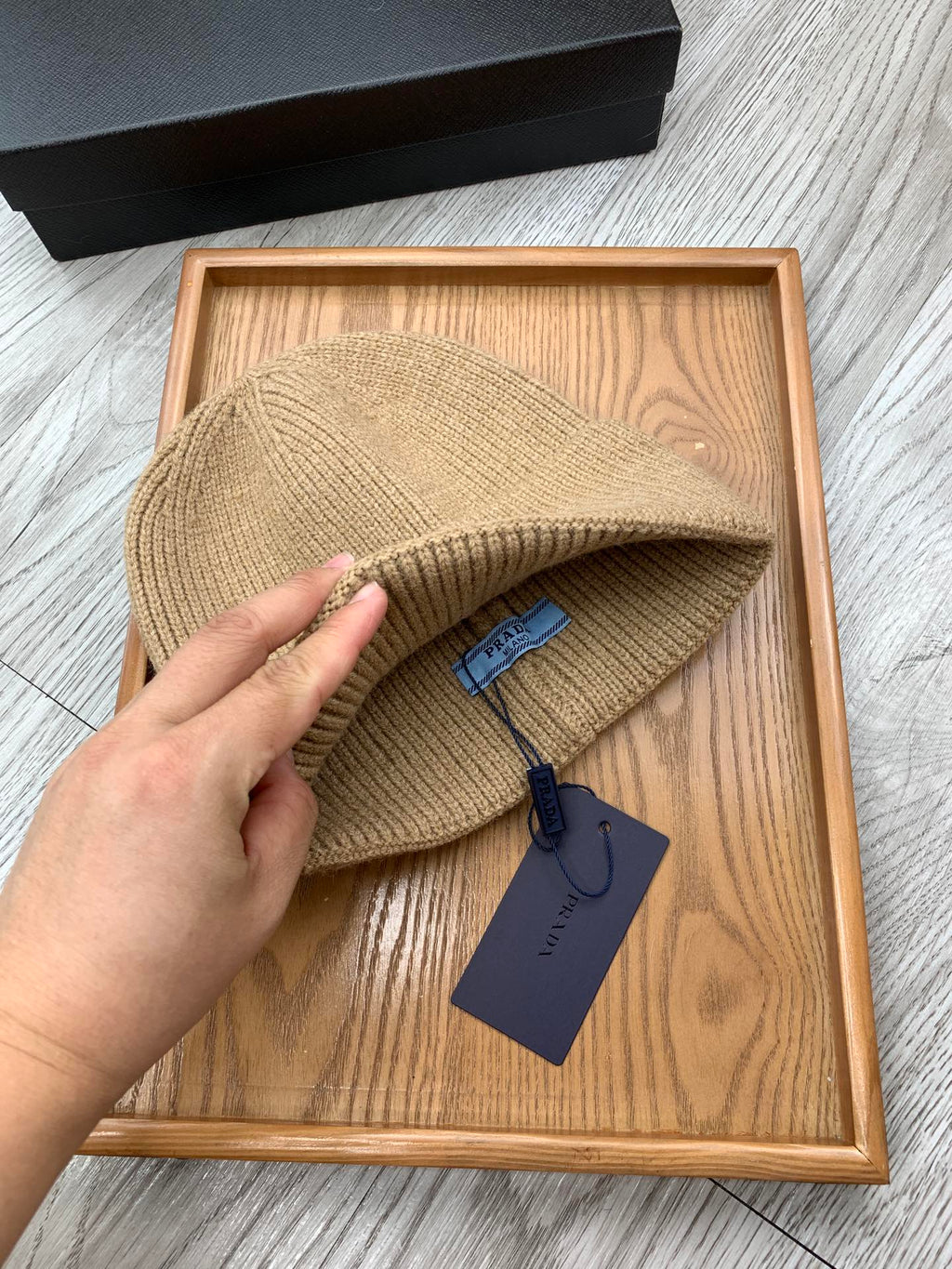 PRADA BEANIIE HAT IN CAMEL BROWN WOOL 335038