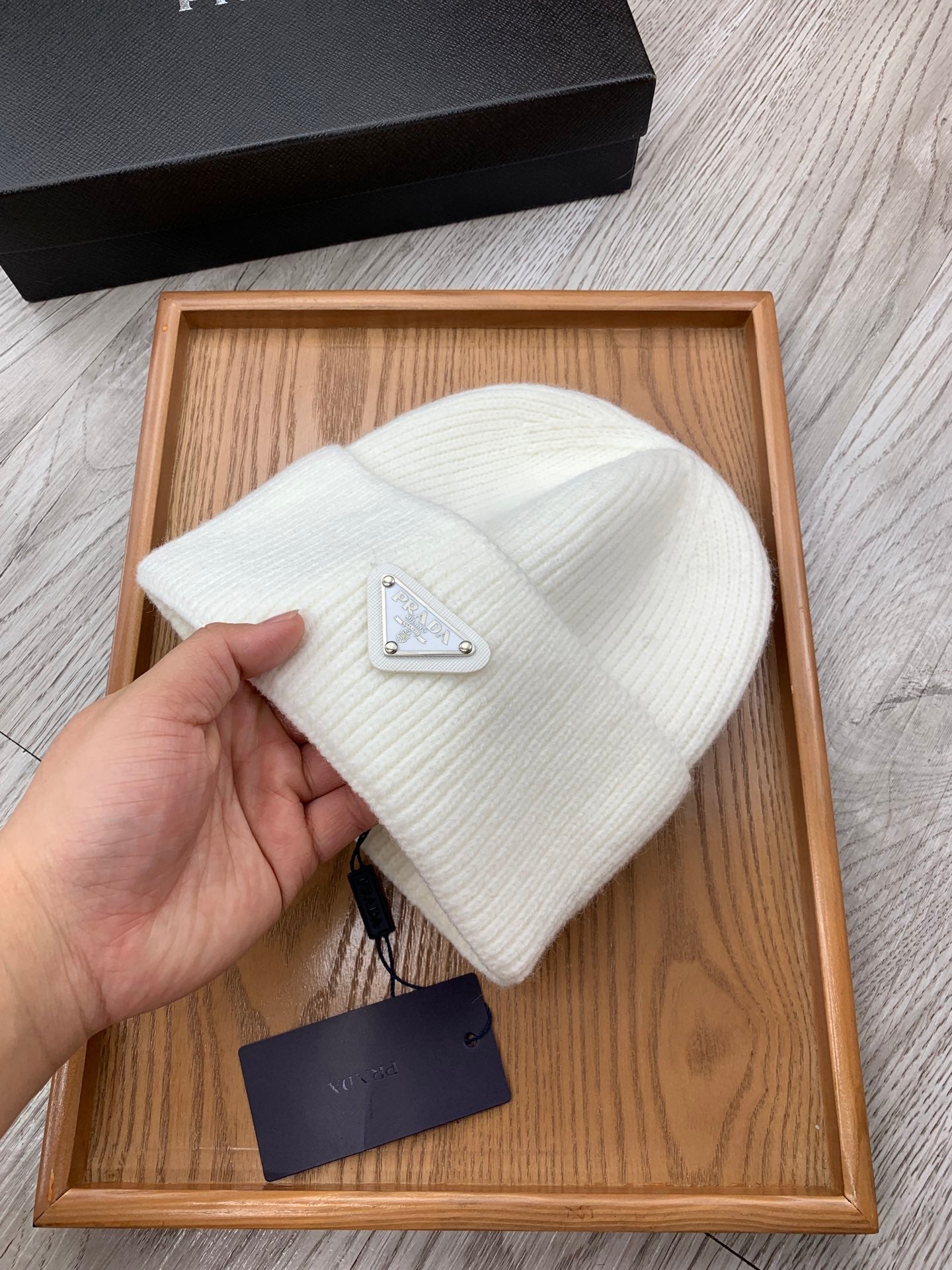 PRADA BEANIIE HAT IN WHITE WOOL 335040